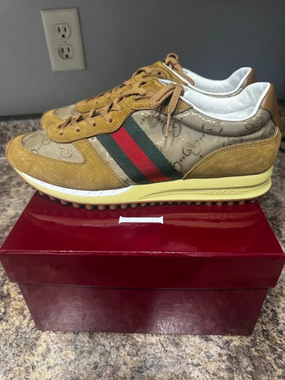 Gucci Tennis Shoes, Men's 9